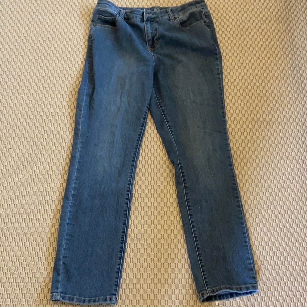 N62 Petite Classic Fit STRAIGHT. Denim Jeans